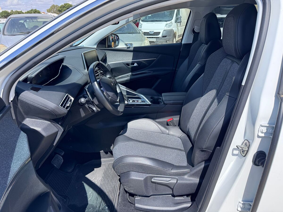 PEUGEOT 3008 ALLURE 1.2. E-THP AUTO SPANISH LHD IN SPAIN ONLY 39000 MILES 2020